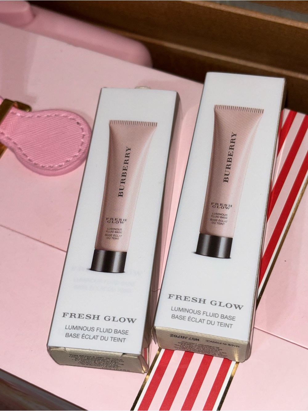 Burberry Fresh Glow Luminous Fluid Base x2